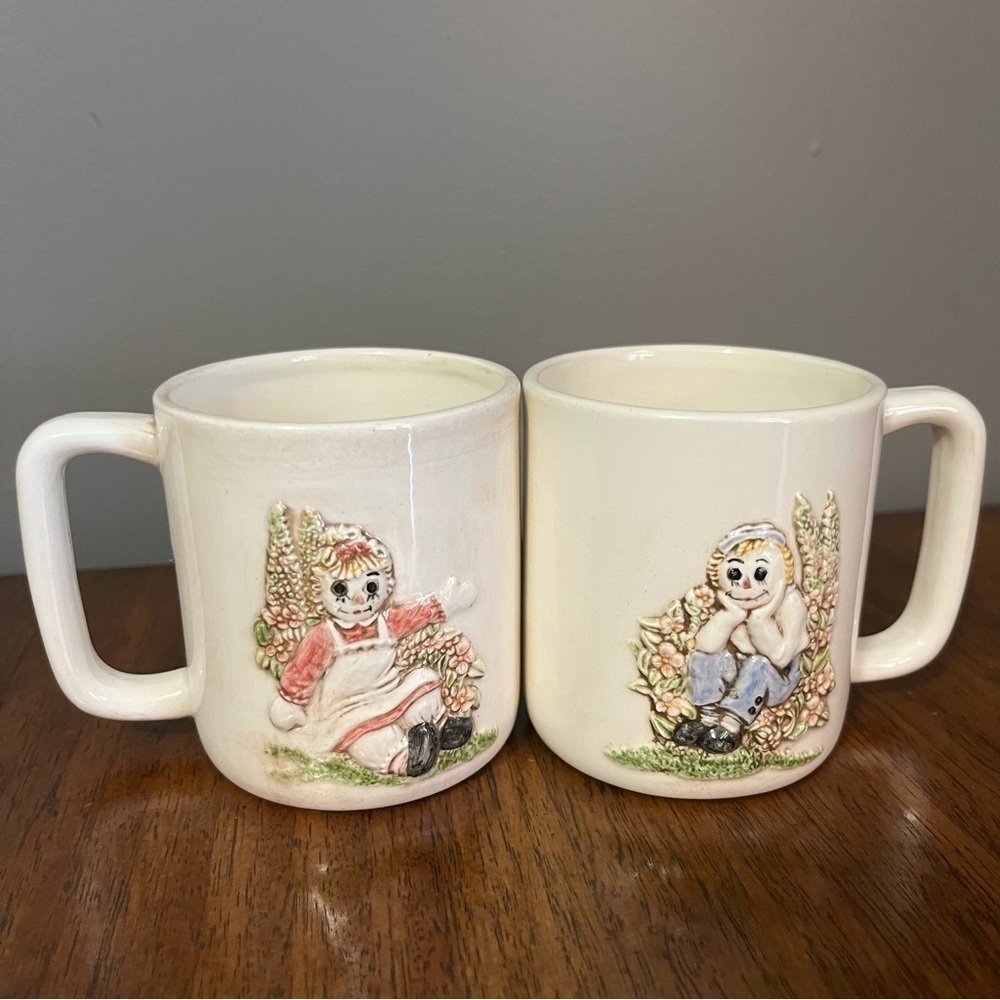 Vintage child's Raggedy Ann and Andy cup/mug. - Picture 2 of 14